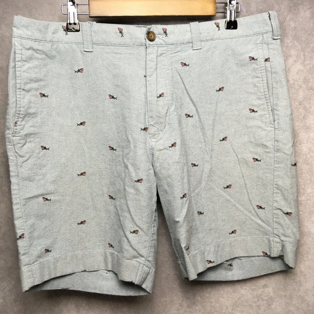 J Crew Men Gramercy Shorts size 36 Flat Front Pockets Light Blue Shark Graphic‎